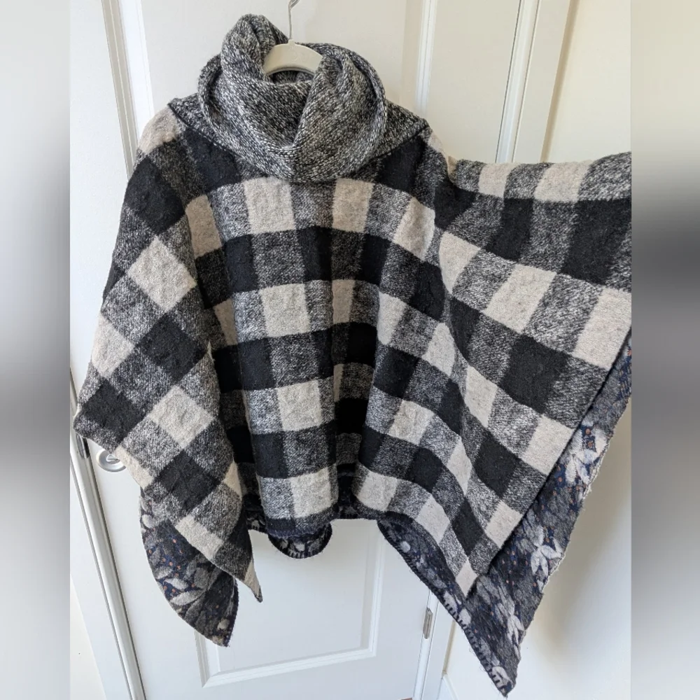 Anthropologie Wintertide Reversible Cowl Neck Poncho - Picture 5 of 7